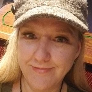 Meet your Posher, Dee